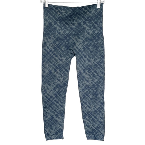 🌺 SPANX Look At Me Now Blue Watercolor Seamless Cropped Leggings Size XL - Picture 6 of 10